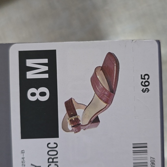 LIZ CLAIBORNE SIGNATURE WOMEN'S BROWN SUMMER MEMORY FOAM SANDALS SIZE 8 - Picture 13 of 14